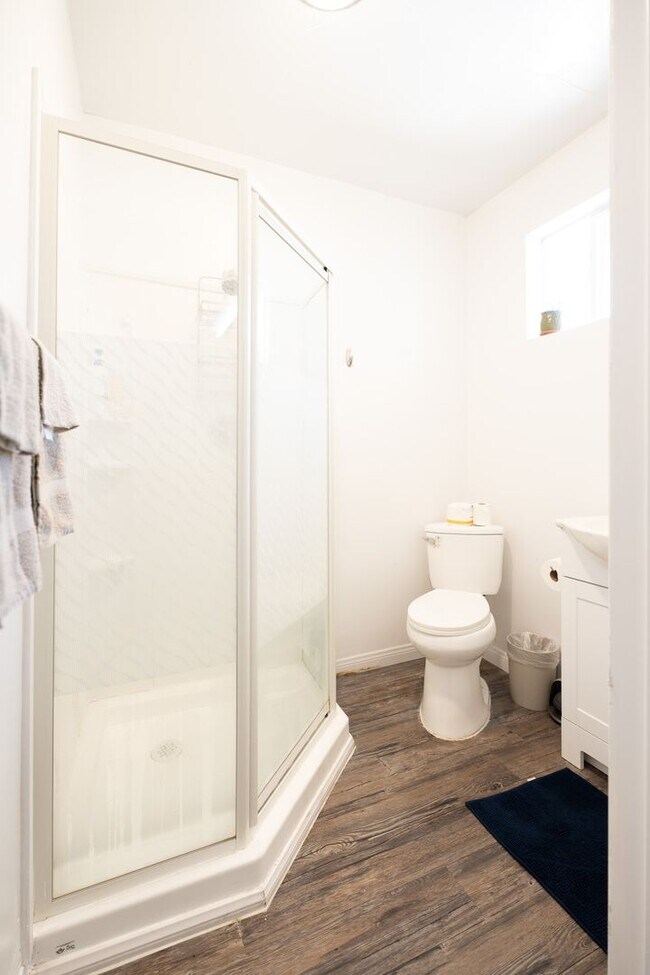 Building Photo - Cozy Zen Retreat Home with 4BD+3BA  Share ...