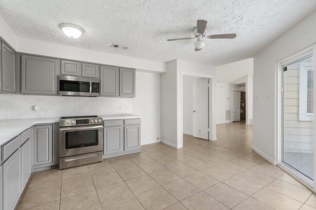 Building Photo - 16211 Olive Glen Dr