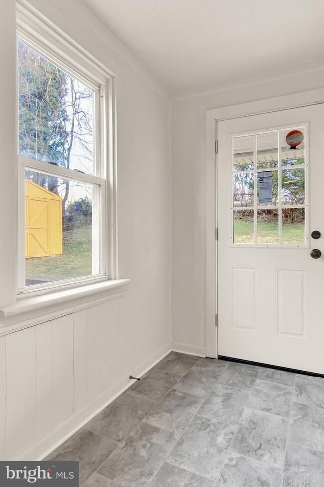 Building Photo - 3 bedroom in CD East Schools