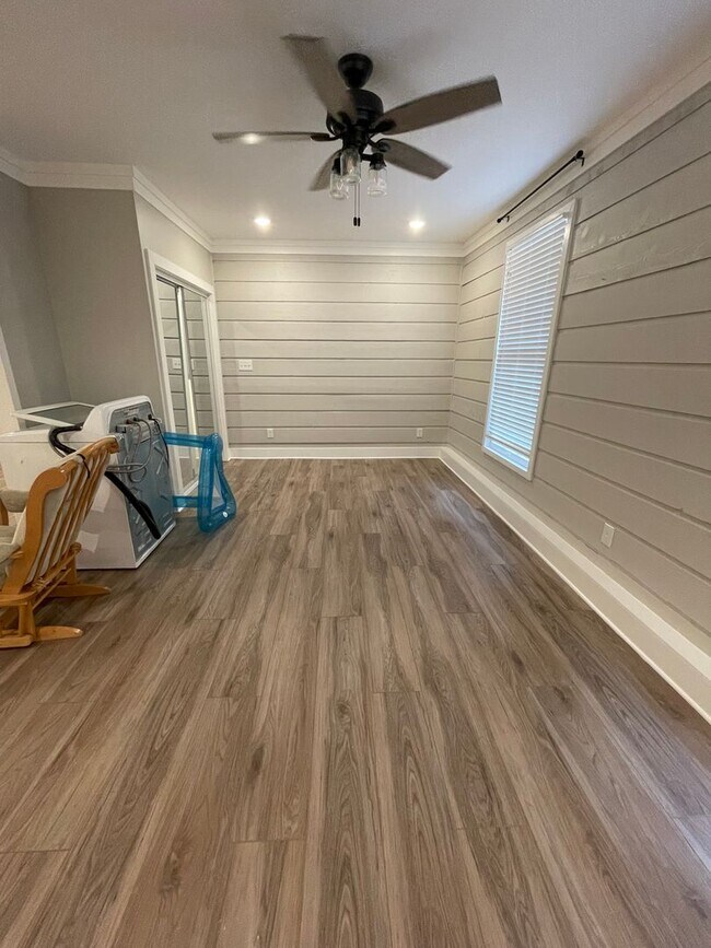 Building Photo - Executive Rental in Horseleg Creek- $3,295