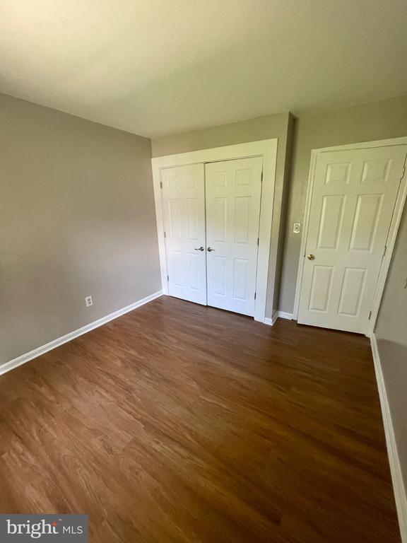 Building Photo - 10075 Maple Leaf Dr