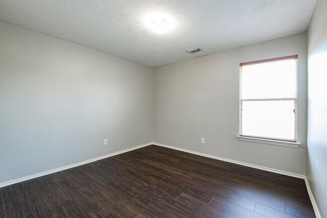 Building Photo - 10502 Scenic Cove Ct