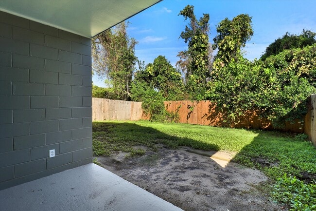 Building Photo - 521 Madrigal Ct