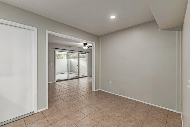 Building Photo - 13066 N 100th Dr