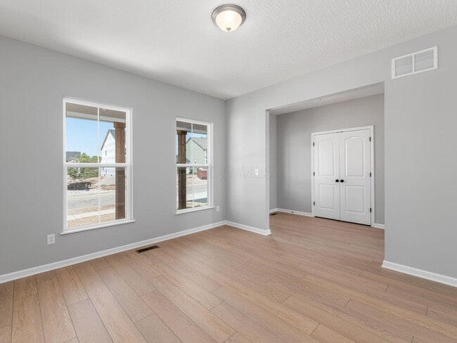 Building Photo - 37 Littondale Dr