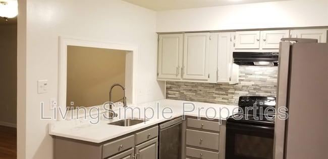 Building Photo - 10537 Englishman Dr