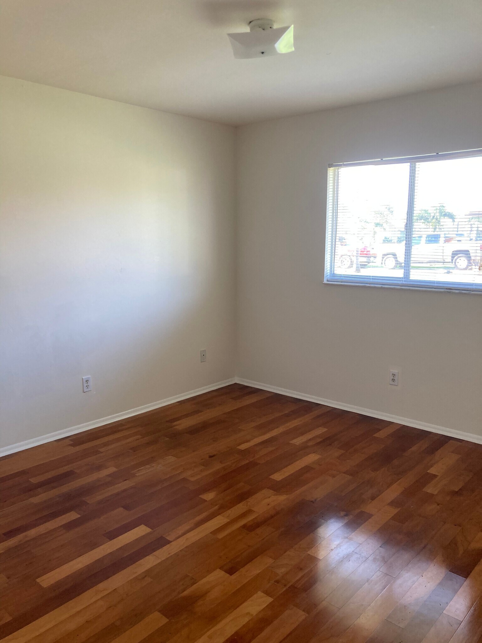 1st Guest BDR (includes hardwood flooring) - 4109 SW 6th Pl
