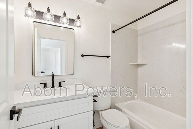 Building Photo - 9752 Woodhollow Way