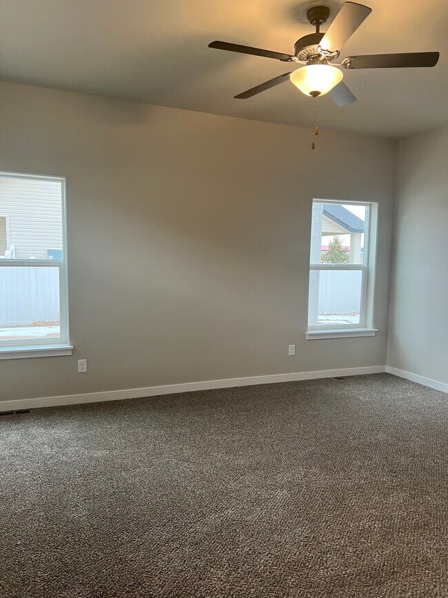 Building Photo - 1214 Starlight Loop