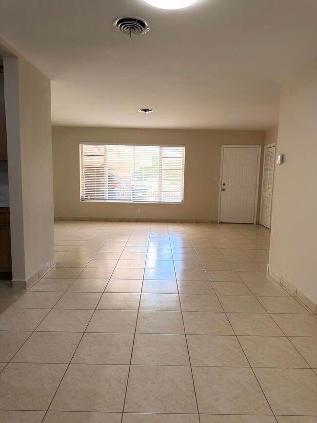 Building Photo - 7500 SW 98th Ct