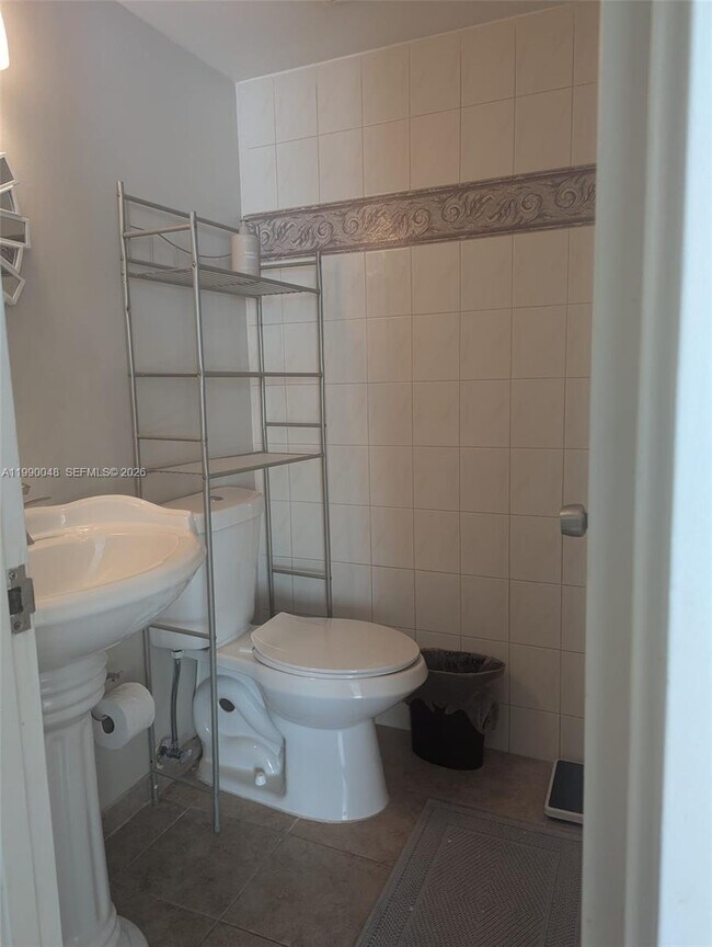 Building Photo - 17560 Atlantic Blvd