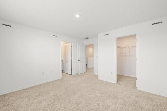 Building Photo - 3 Bedroom and 2.5 Bath Home in Skye Ranch ...