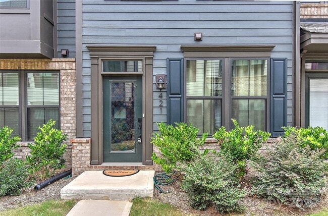 Building Photo - 421 Spearfield Ln