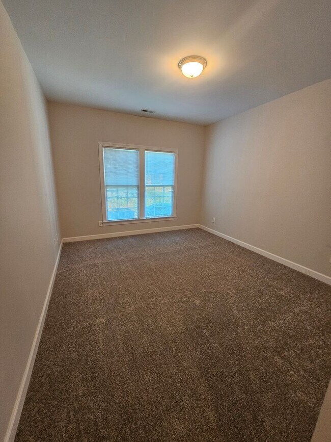 Building Photo - 104 Beeley Ct