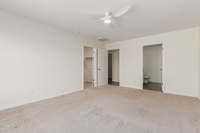 Building Photo - 1610 W Laguna Dr