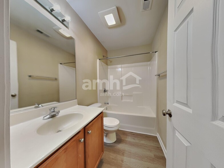 Building Photo - 4028 Tarrant Trace Cir