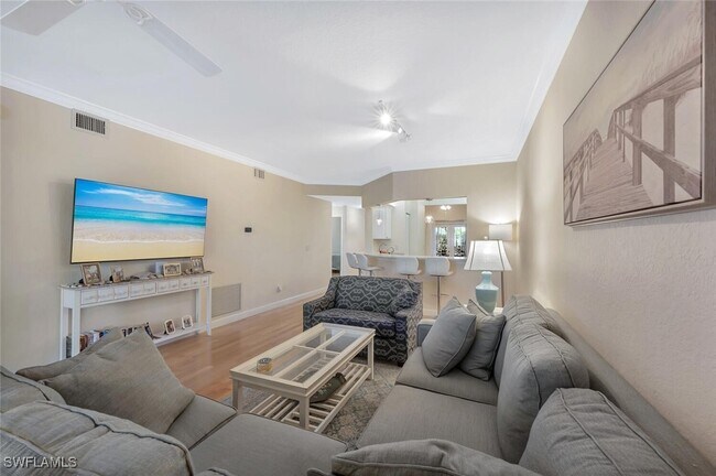 Building Photo - 818 Tanbark Dr