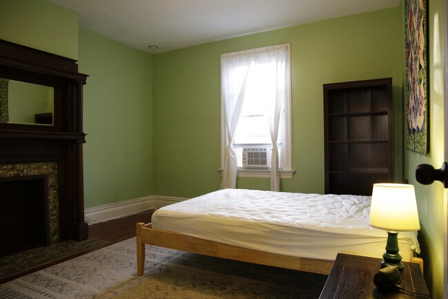 Building Photo - 405 West St