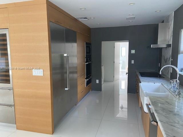 Building Photo - 1000 N Shore Dr