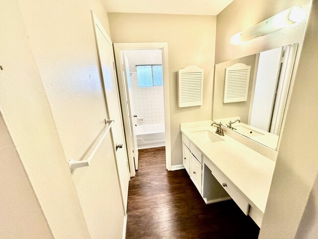 Building Photo - 7238 Woodfern Dr