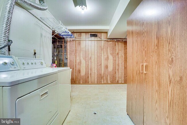 Building Photo - 4771 Parkman Ct