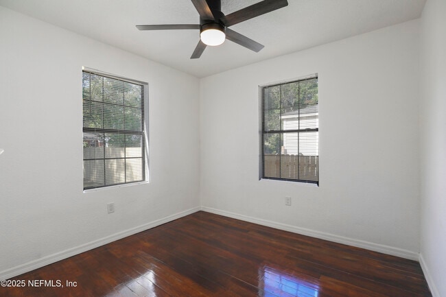 Building Photo - 5246 Sunderland Rd