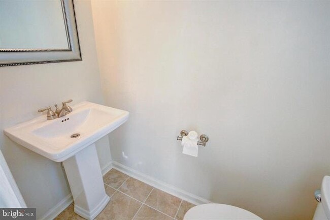Building Photo - 1520 Marlborough Ct