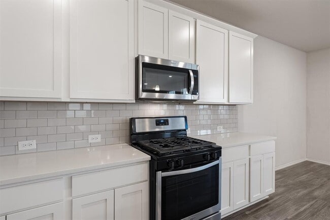 Building Photo - 222 Jaycen Ln