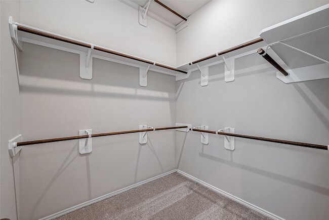 Building Photo - 8539 Int'l Fls Dr