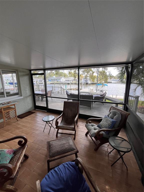 Building Photo - 378 Westwinds Dr