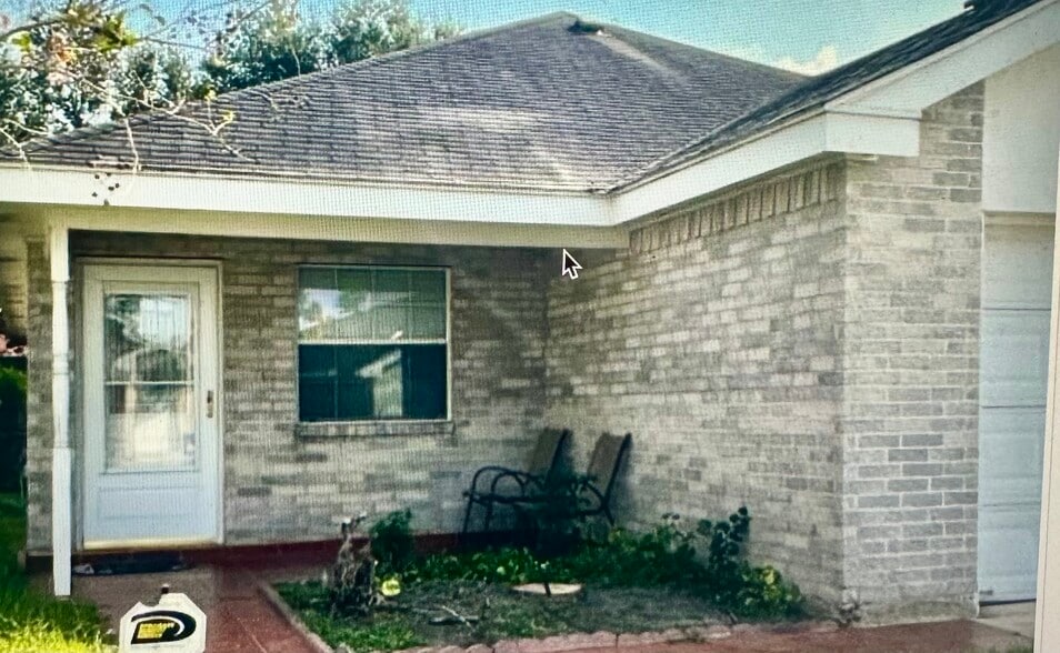 Building Photo - 313 Chico Blvd