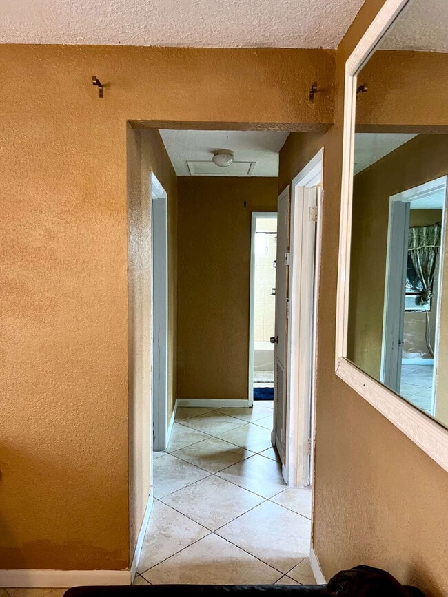 Building Photo - Spacious Master Bedroom Shared Living Spac...