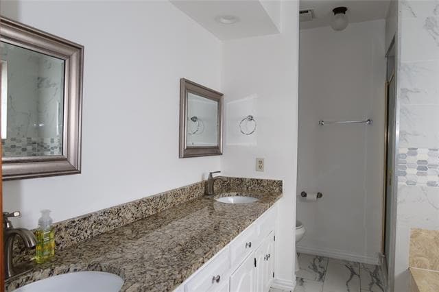 Building Photo - 702 Mt Vernon Dr