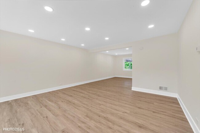 Building Photo - 803 Brummel St
