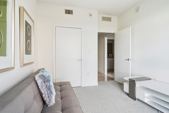 Building Photo - 550 Okeechobee Blvd