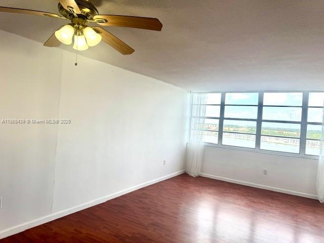 Building Photo - 1301 NE Miami Gardens Dr