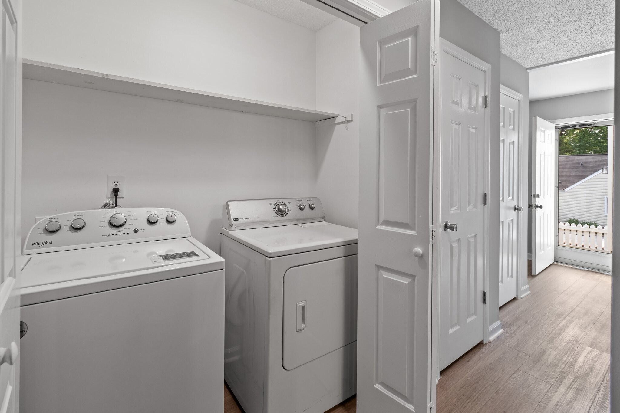 Building Photo - 325 Eastwood Dr