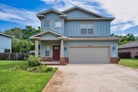 Building Photo - 7354 hiawatha Ln
