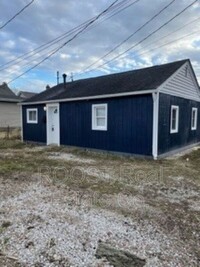 Building Photo - 833 Clarendon Ave