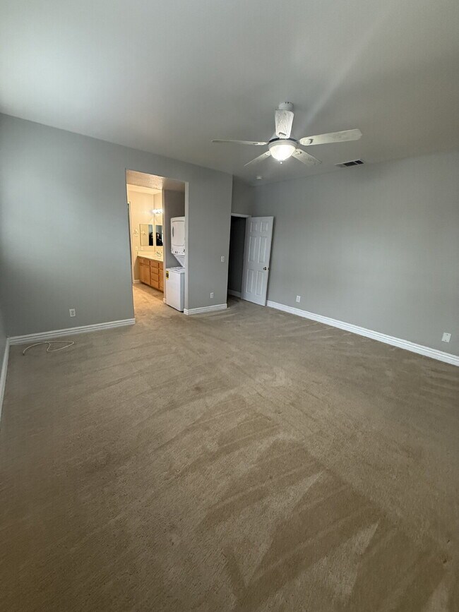 Building Photo - Beautiful and spacious ADU - Includes ALL utilities except internet/cable.  Newly painted, new ap...