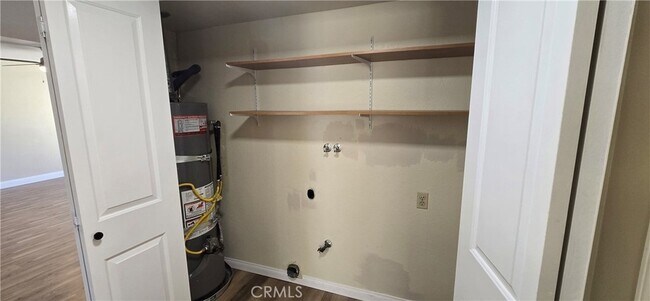 Building Photo - 751 Vía Los Santos