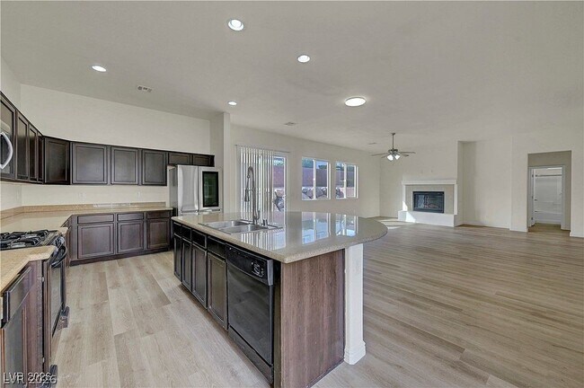 Building Photo - 7931 Campers Village Ave