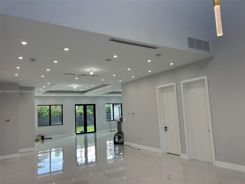 Building Photo - 11450 SW 59th Ter