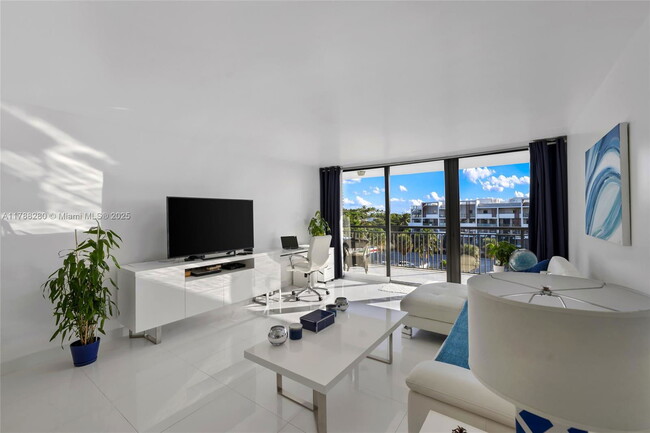 Building Photo - 3031 N Ocean Blvd