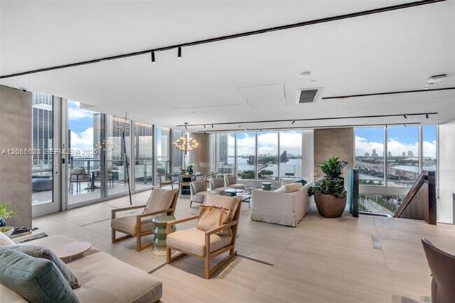 Building Photo - 1400 Biscayne Blvd