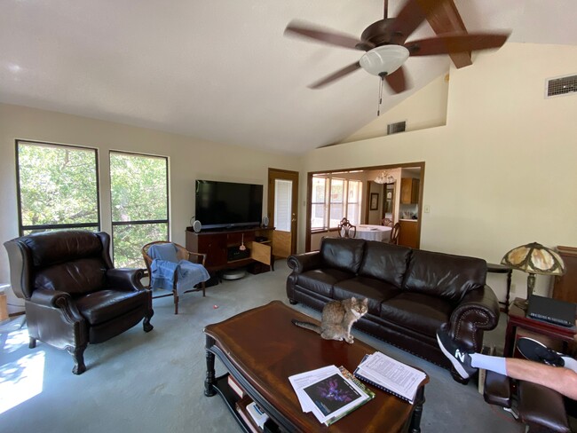 Building Photo - 5943 Cape Coral Dr