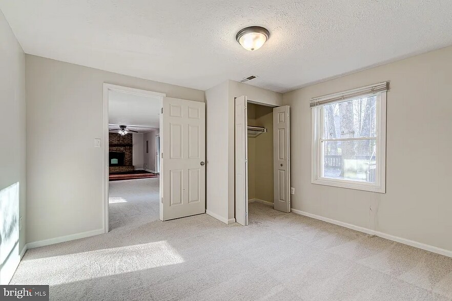 Building Photo - 11134 Stonebrook Dr