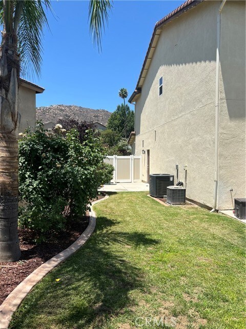 Building Photo - 12080 Scenic View Terrace