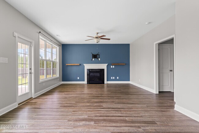 Building Photo - 221 Salty Dog Ln