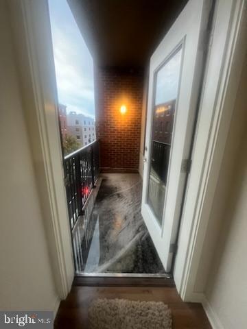 Building Photo - 401 Race St